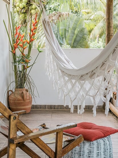 SUITE PITANGA - VARANDA VISTA JARDIM DET..jpg