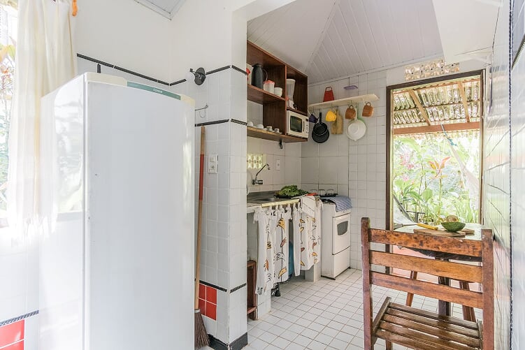 CHALES -  VISTA QUITINETE GELADEIRA.jpg